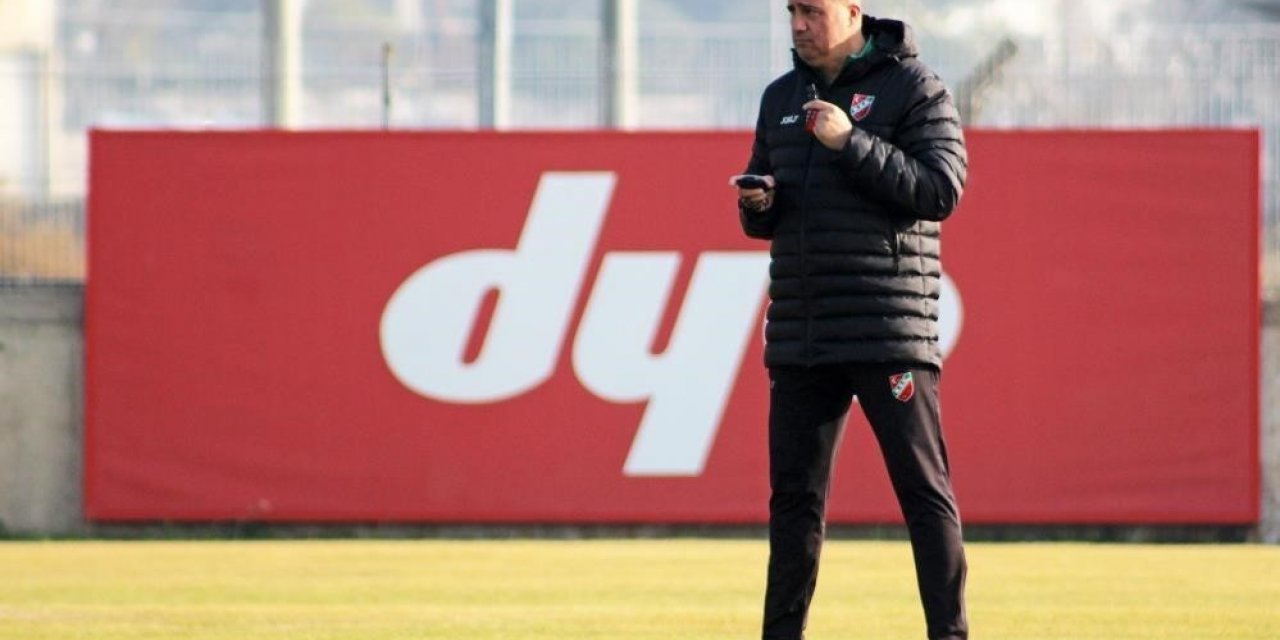 Karşıyaka, Selahaddin Dinçel’le yollarını ayırdı