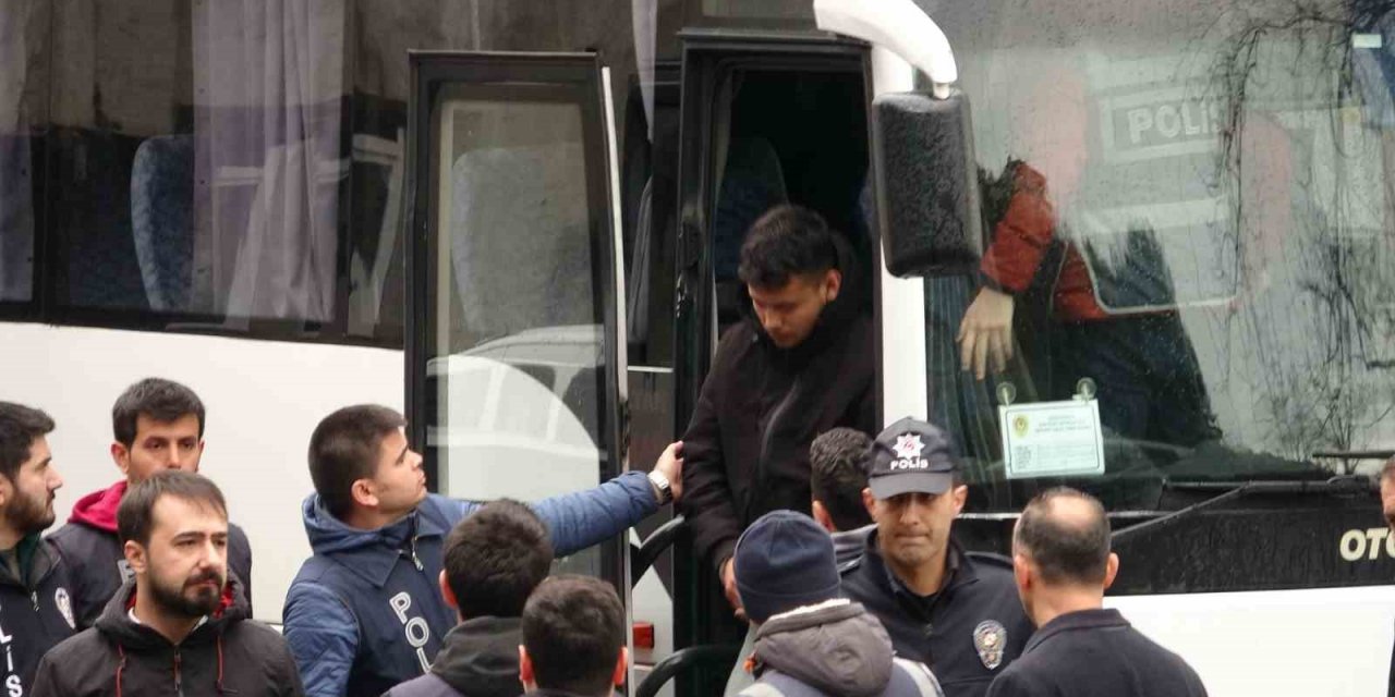 "Çekilişle cep telefonu kazandınız" diyerek 1,5 milyon lira dolandırdılar