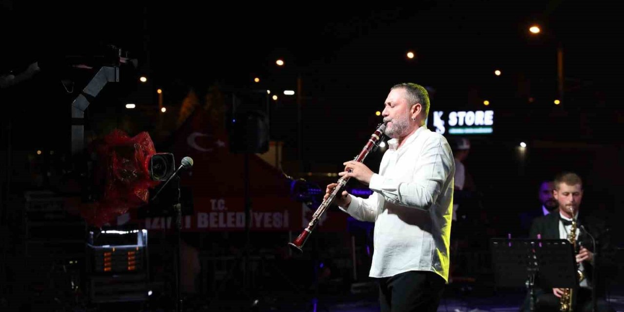 Hüsnü Şenlendirici klarnetini afetzedeler için İzmit’te çalacak