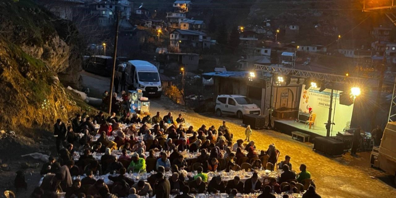 Eyüpsultan Belediyesi deprem bölgesinde gönül sofraları kuruyor