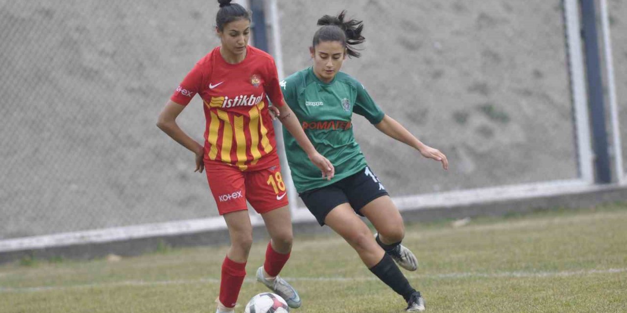 Zeynep Bilir hat-trick yaptı