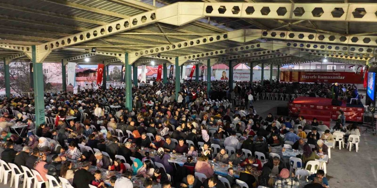 Merkezefendi’de binlerce vatandaş iftar sofrasında buluştu