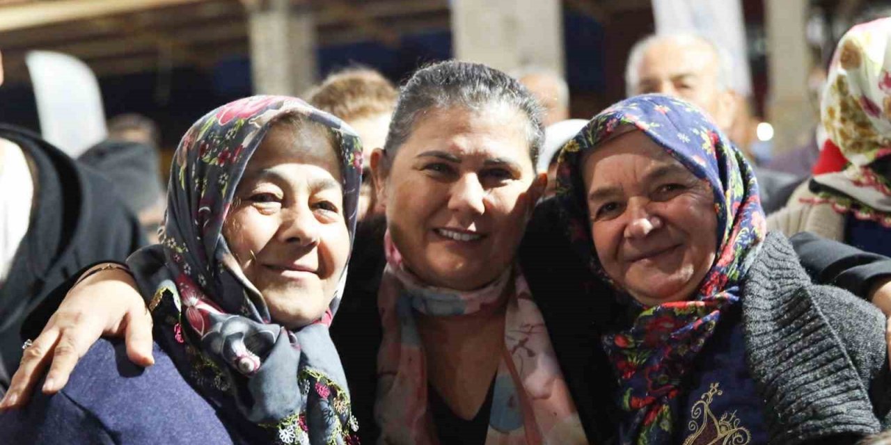 Karacasu İftar Programı’nda Başkan Çerçioğlu, yoğun ilgi gördü