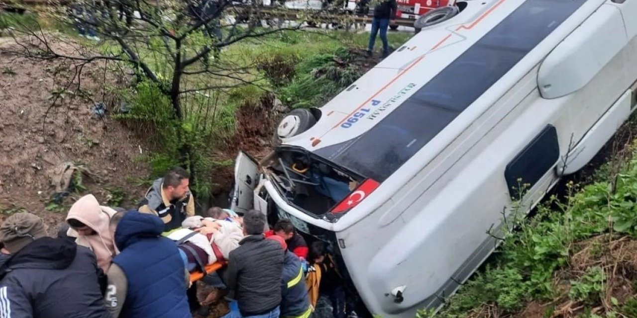 Kocaeli’de işçi servisi devrildi: 8 yaralı