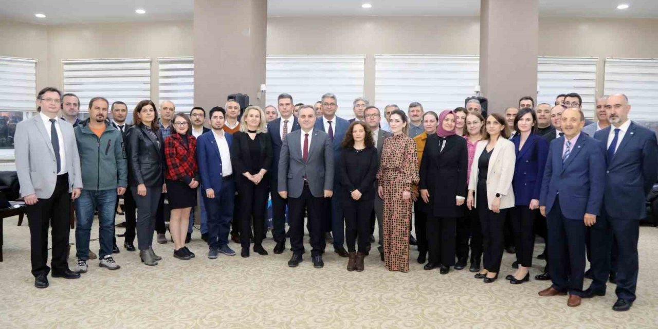 ERÜ’den 2022 yılında bilimsel proje ödülü alan akademisyenlere teşekkür