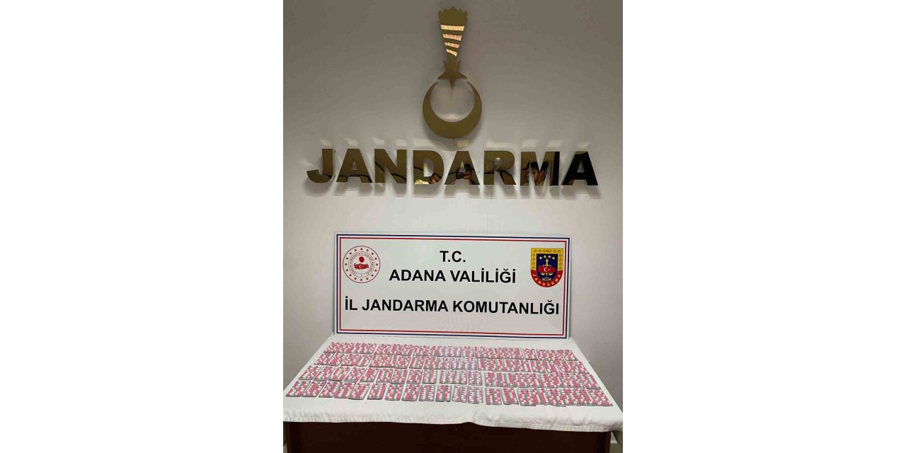 Adana’da durdurulan araçta bin 140 adet uyuşturucu hap ele geçirildi