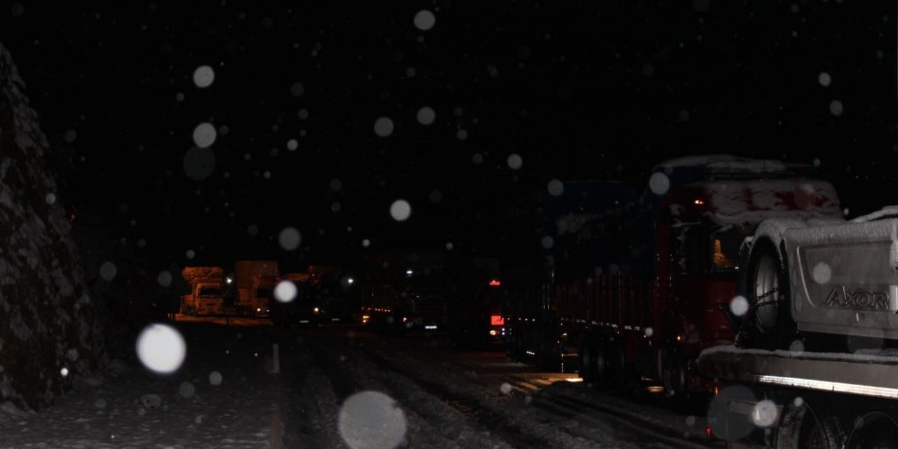 Antalya-Konya karayolunda kar yağışı başladı