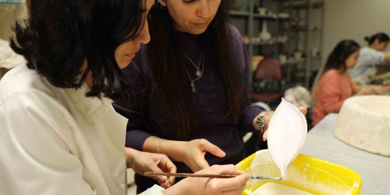 Yüreğir kültürevlerinde 90 ayrı branşta eğitim veriliyor 30 bin kişi faydalanıyor