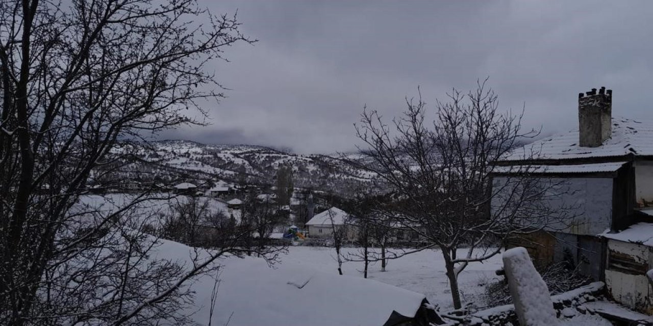 Eskişehir’in yüksek kesimlerine kar yağdı