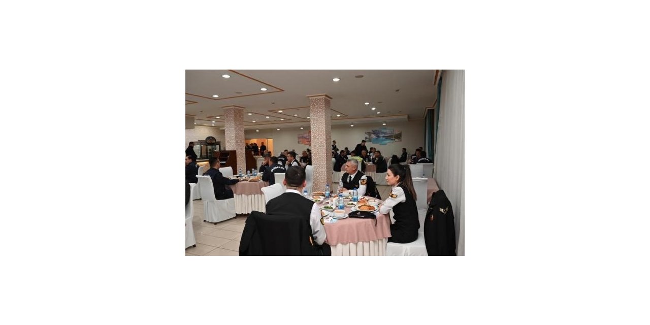 İl protokolü iftar programında bir araya geldi