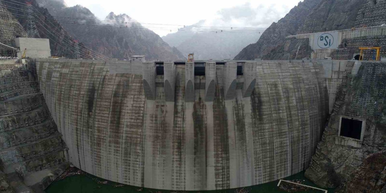 Yusufeli Barajı’nda su seviyesi 90 metreyi aştı