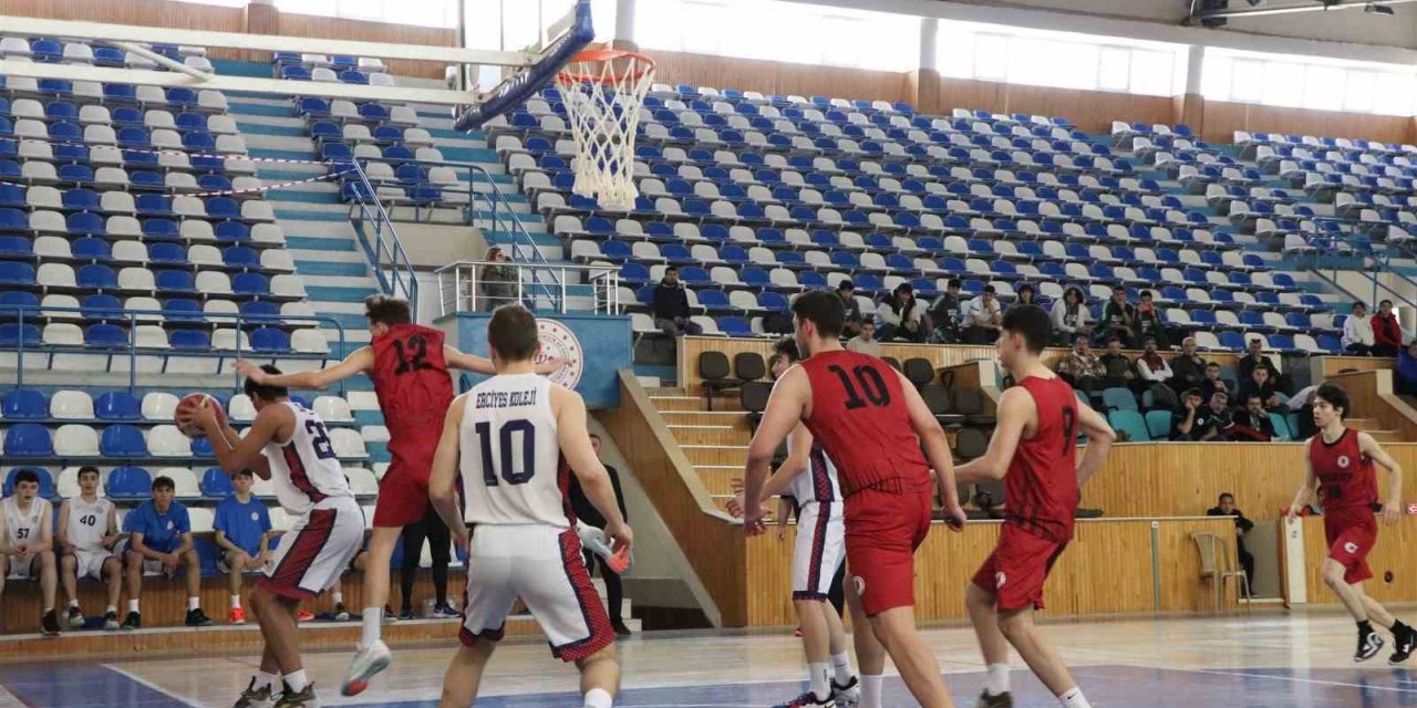 U18 Erkekler Basketbol Bölge Şampiyonası Karaman’da başladı