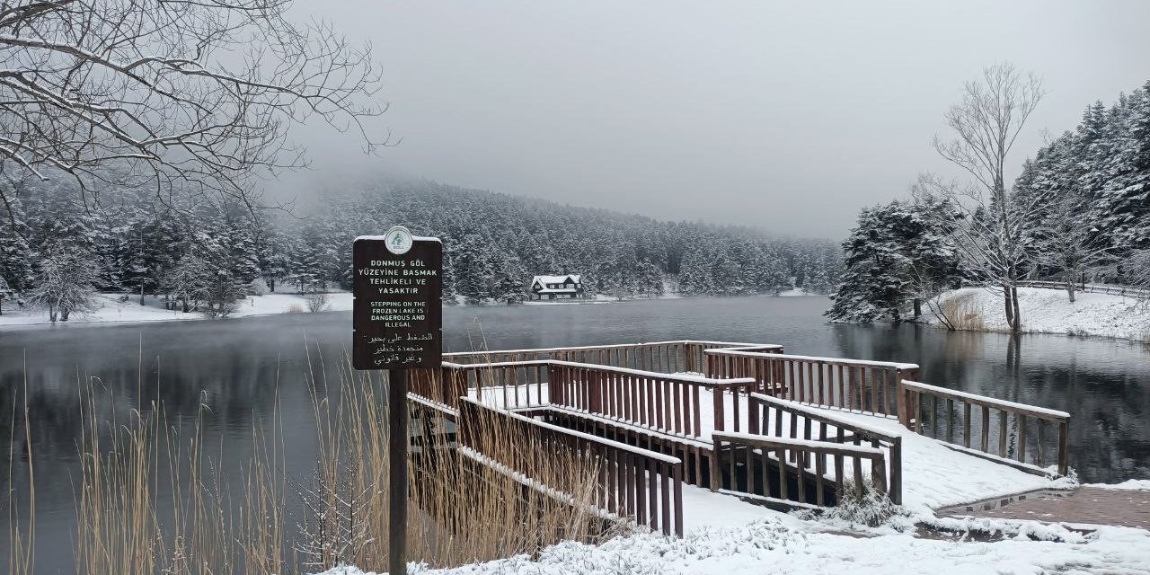 Gölcük Tabiat Parkı beyaz örtüyle kaplandı