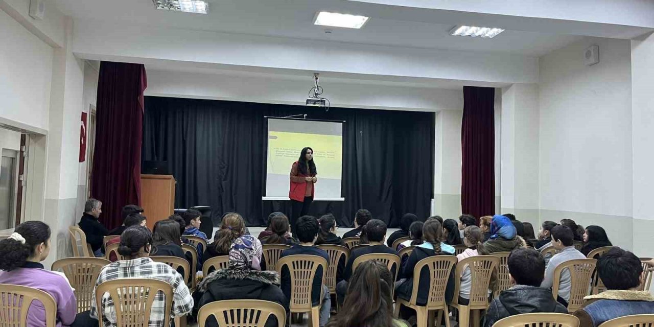 Öğrencilere akran zorbalığı eğitimi