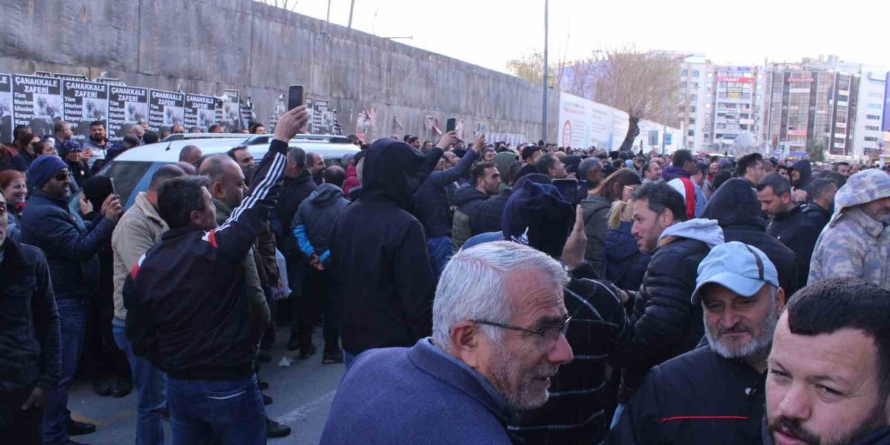 İZENERJİ ve İZELMAN’da grev çanları çalıyor