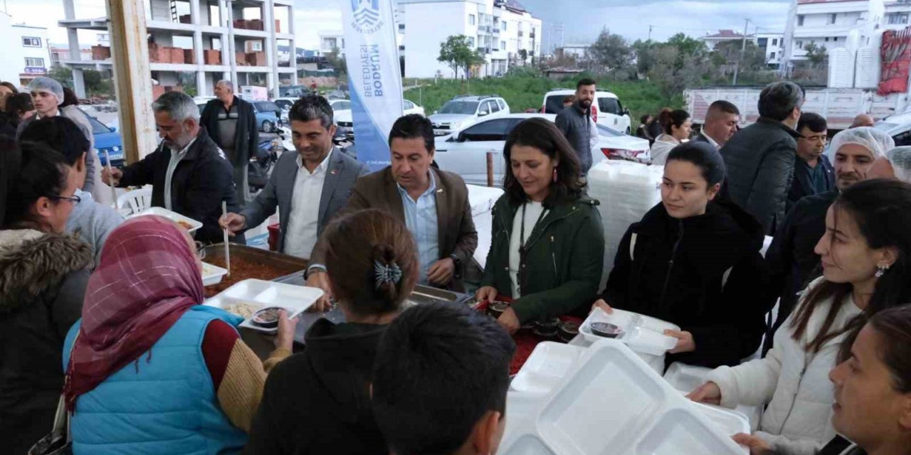 Bodrum’da yüzlerce kişi iftarda buluştu