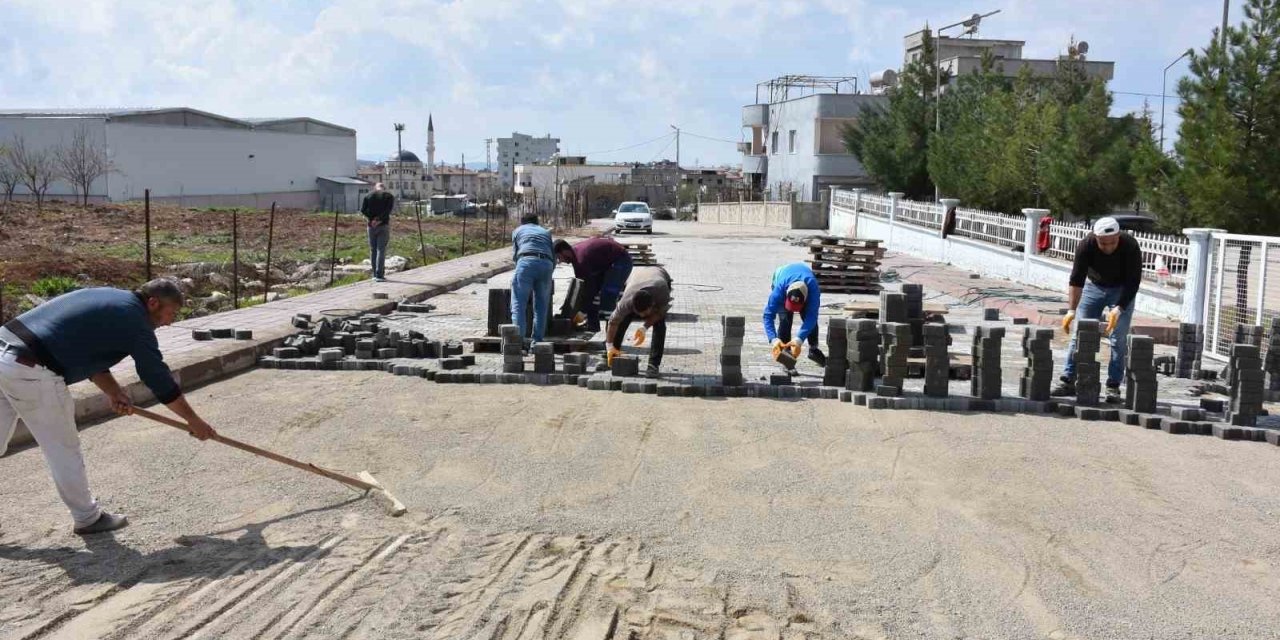 Siirt Belediyesi parke döşeme ve kaldırım yenileme çalışmalarına başladı