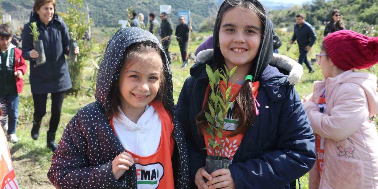 Söke’de fidanlar toprakla buluşturdu