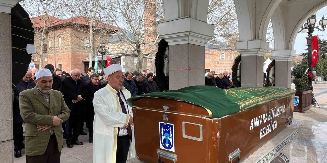 Düzce Belediye Başkanı Özlü’nün kayınvalidesi son yolculuğuna uğurlandı