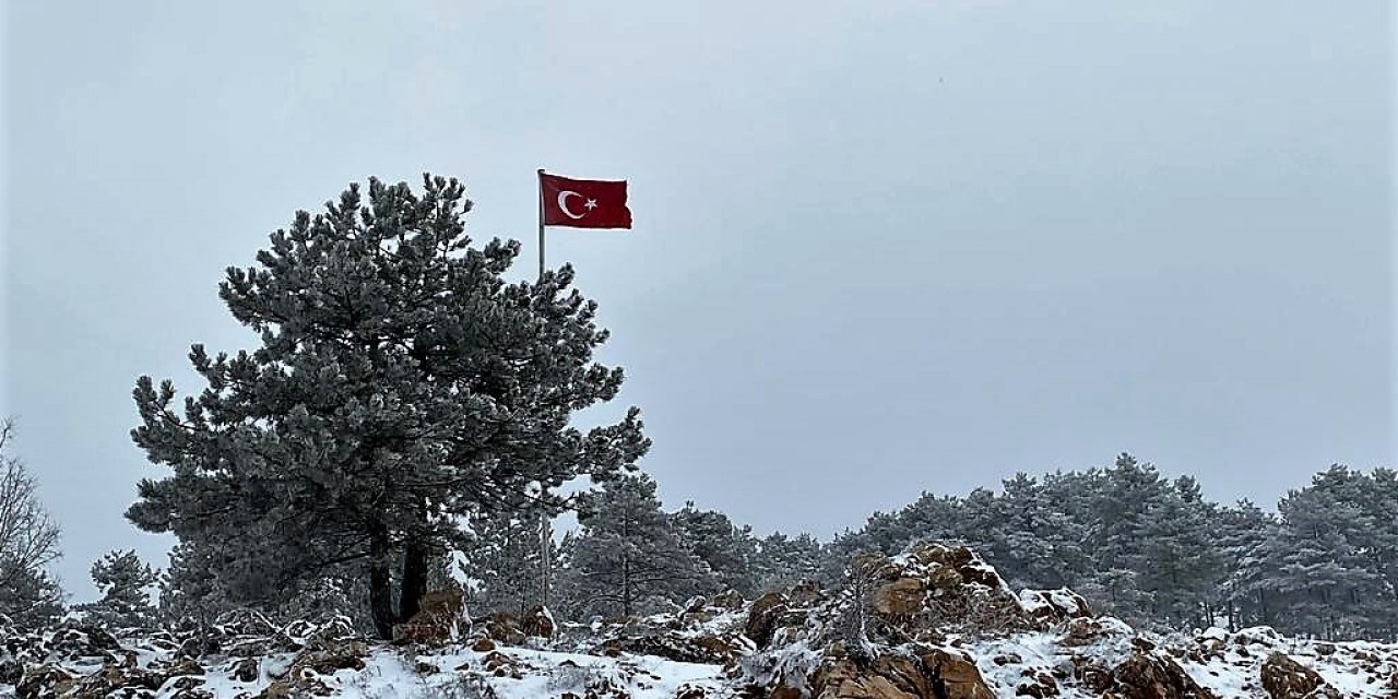Sındırgı’da kar yağışı etkili oldu
