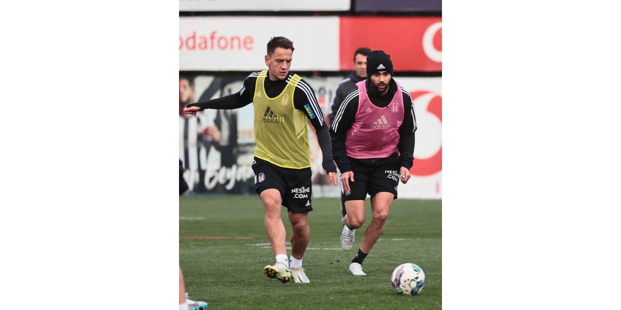 Beşiktaş kondisyon ve taktik çalıştı