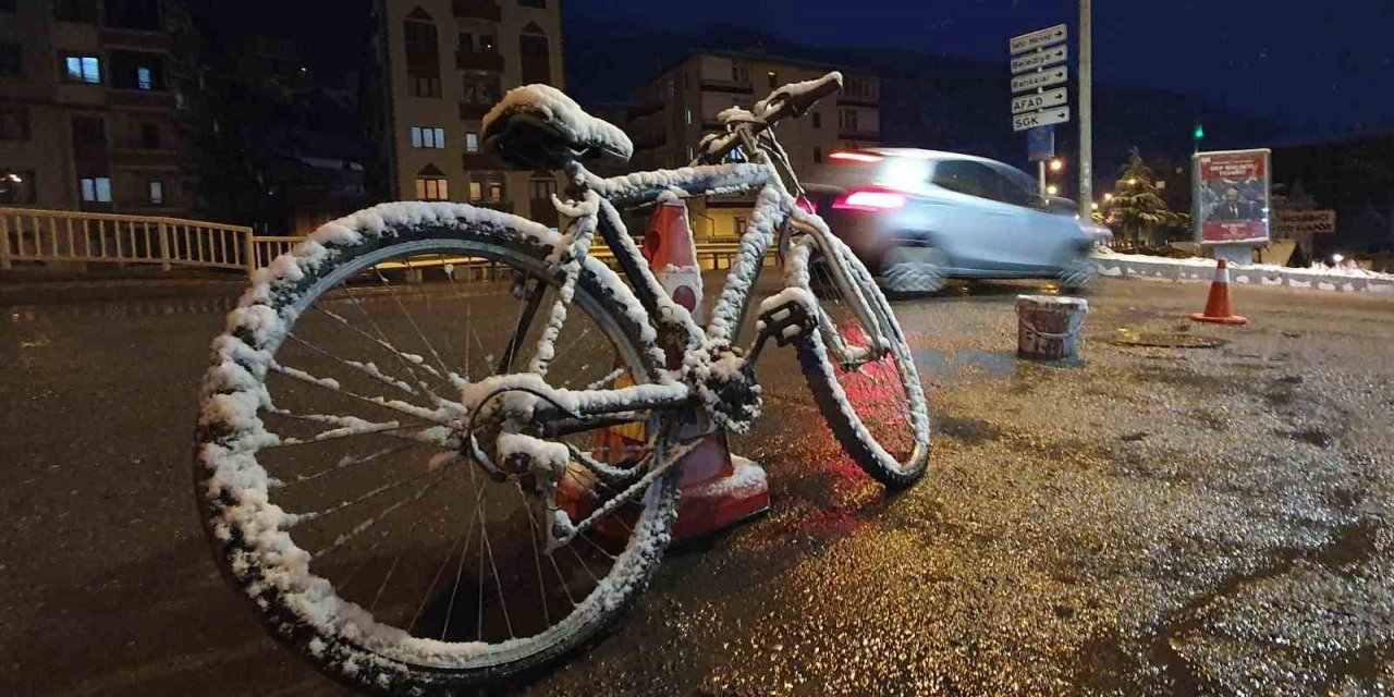 Gümüşhane’de kar yağışı etkili oluyor