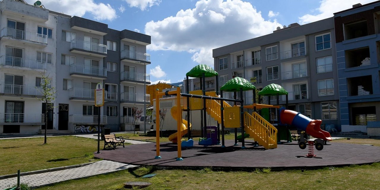 Kuşadası baharı 7 yeni parkla karşılıyor