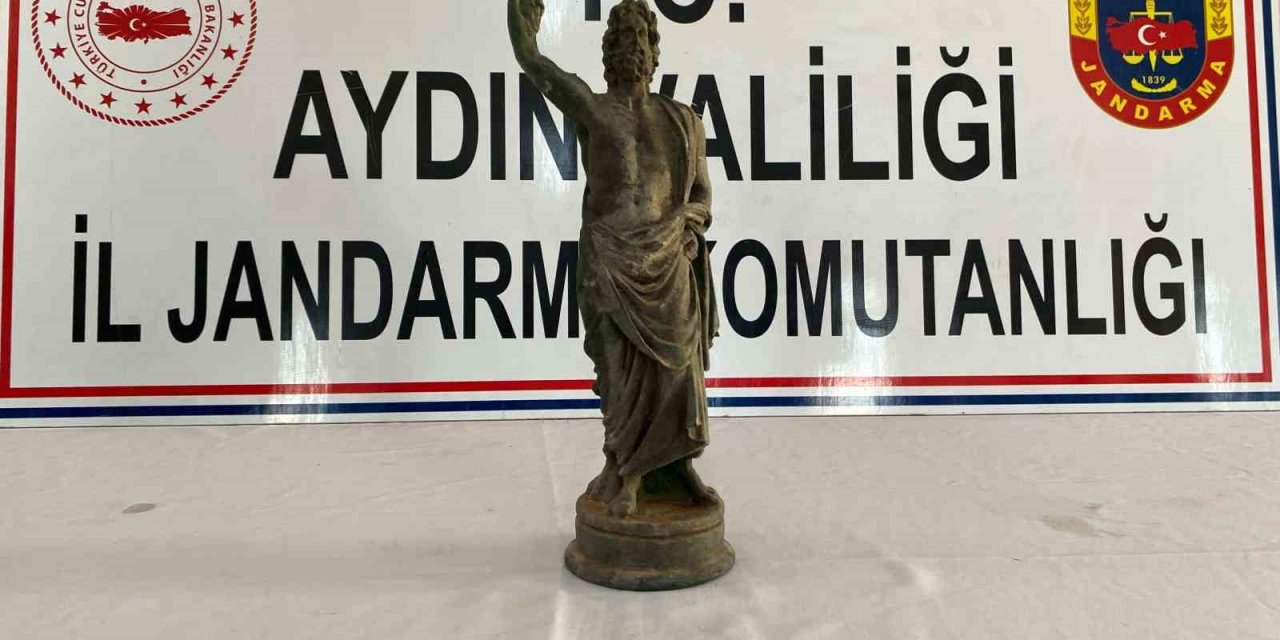 Bronz heykeli satmak isterken yakalandılar