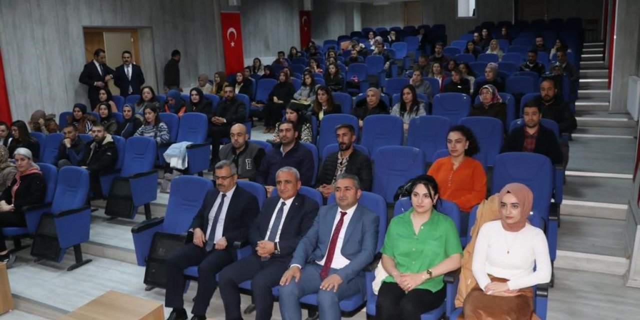 Müdür Gür aday öğretmenlerle bir araya geldi