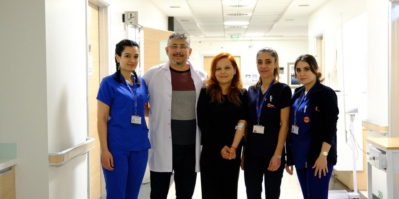 Enkaz başında beklerken sağlığından oldu, gönüllü gelen doktor yardımına koştu