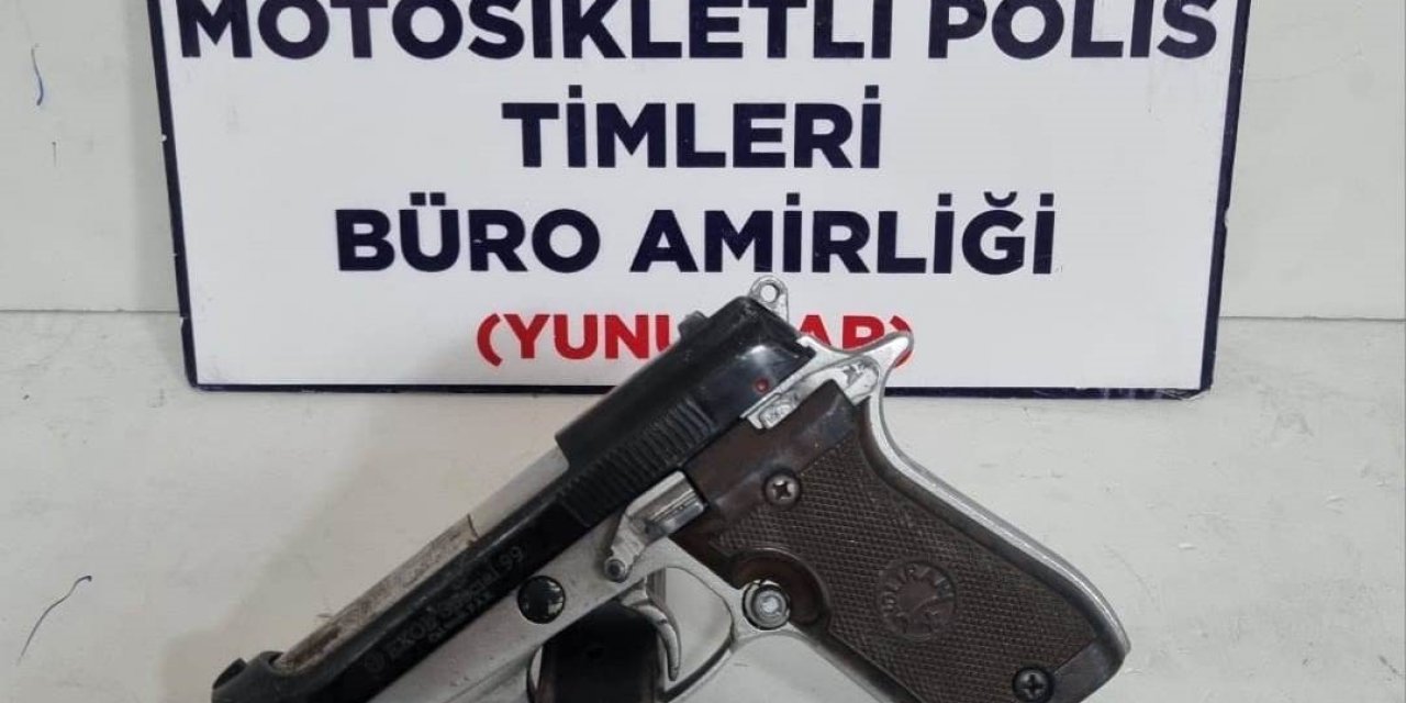 Kütahya’da bir kişinin üzerinde ruhsatsız tabanca ele geçirildi