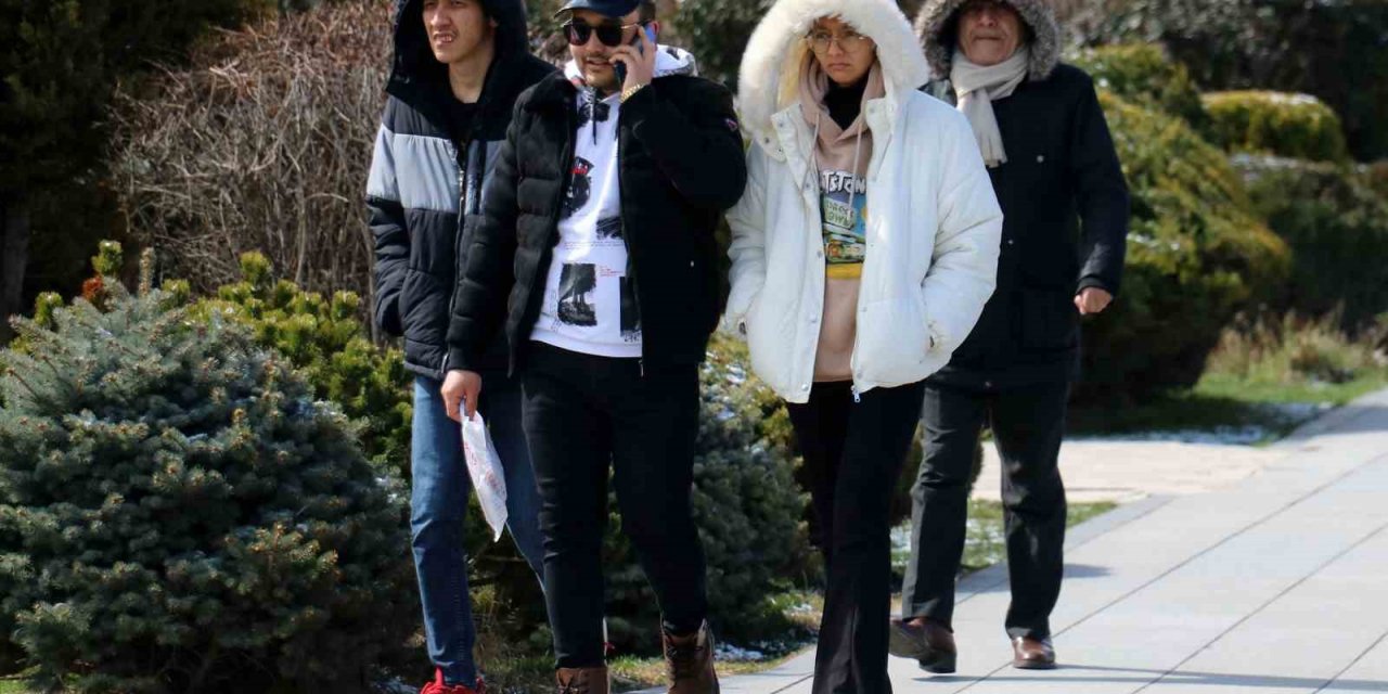 Mart kapıdan baktırmasa da kazma kürek yaktırdı