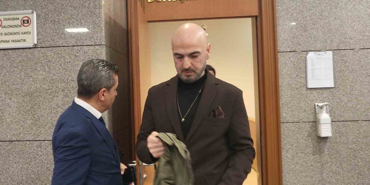 Şarkıcı Soner Sarıkabadayı’nın "melodi aşırdığı" iddiasıyla yargılanmasına devam edildi