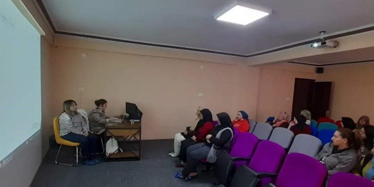 Kadınlara kanser konusunda bilgilendirme yapıldı