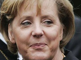 Merkel'in ofisinde bomba paniği!