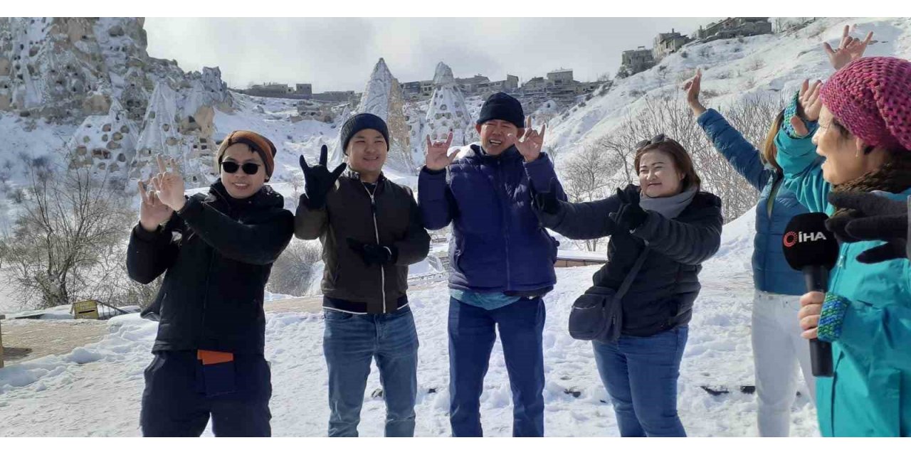 Kapadokya ilkbaharda beyaza büründü