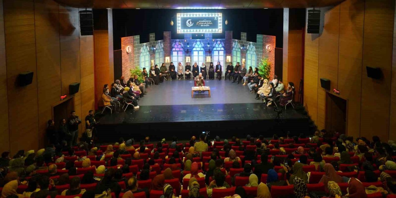 Şair Nurullah Genç, Diyarbakırlılarla buluştu