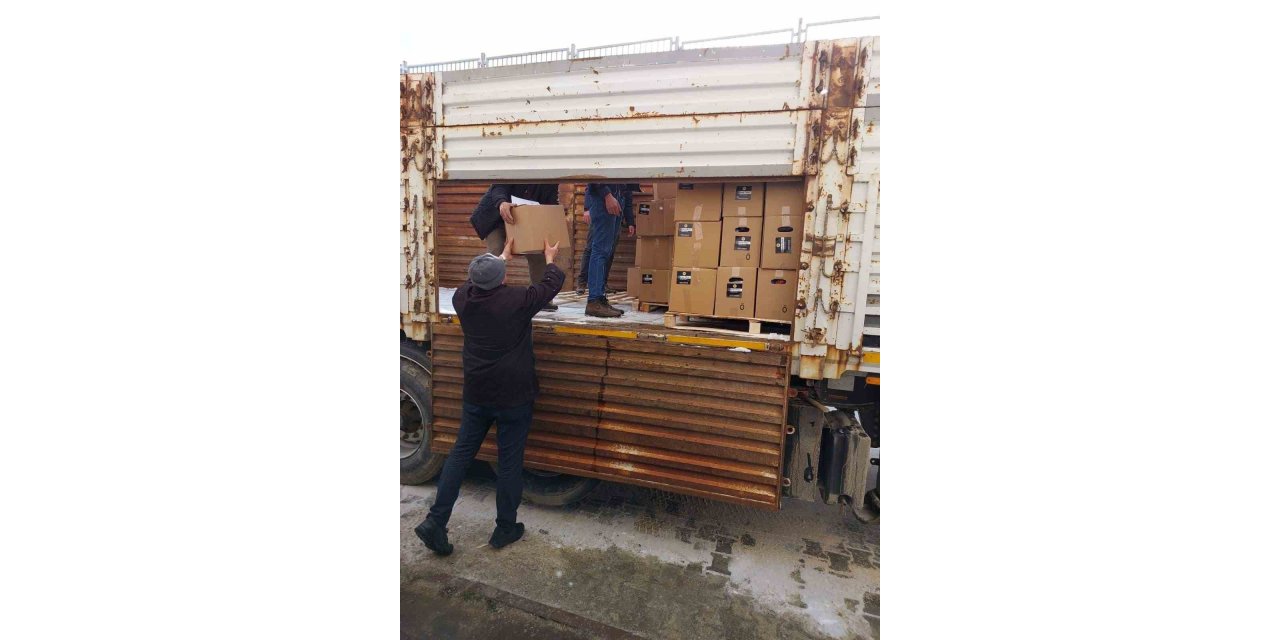 Deprem bölgesine bir tır yardım kolisi gönderildi