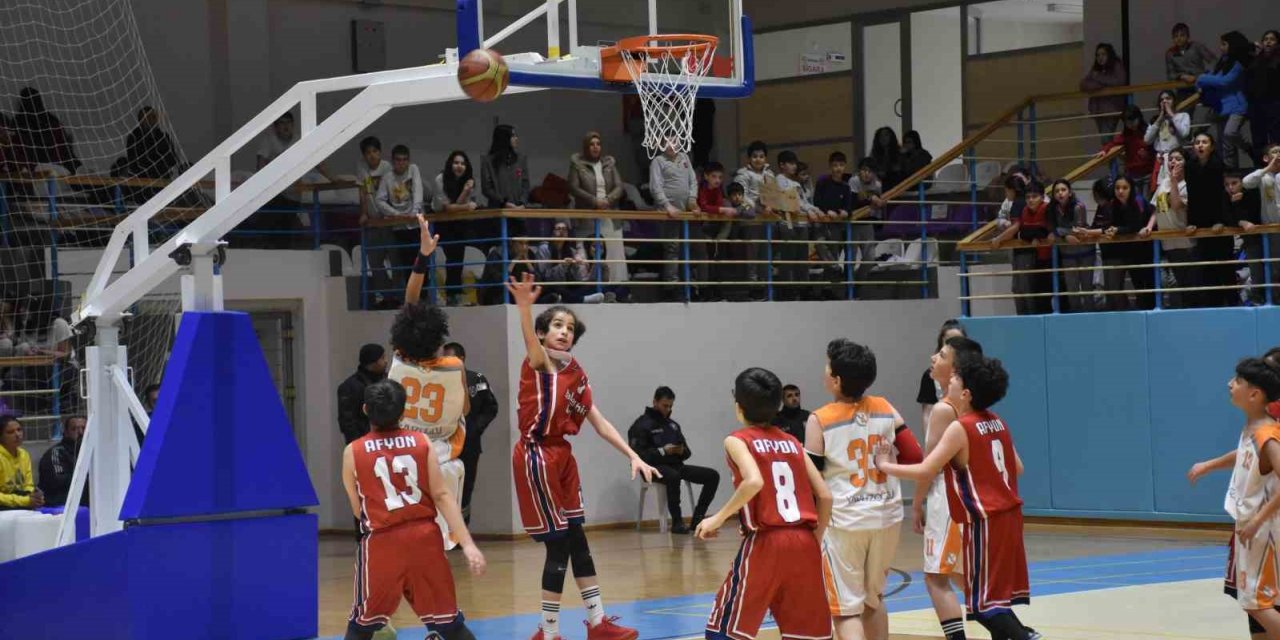 Afyonkarahisar’da ’Küçükler Basketbol’  maçları tamamlandı