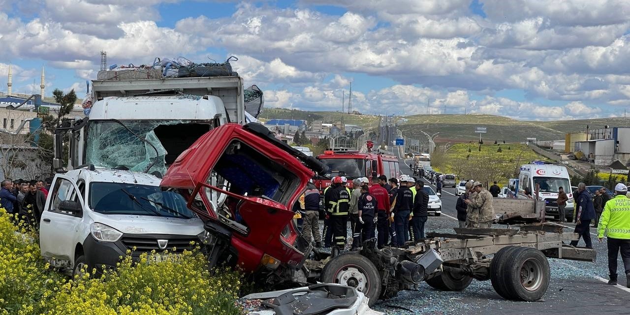 Şanlıurfa’da feci kaza: 2 ölü, 4 yaralı