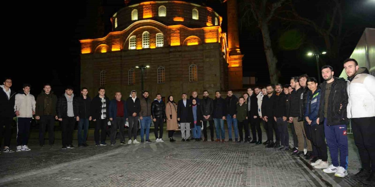 Başkan Yılmaz gençlerle buluştu