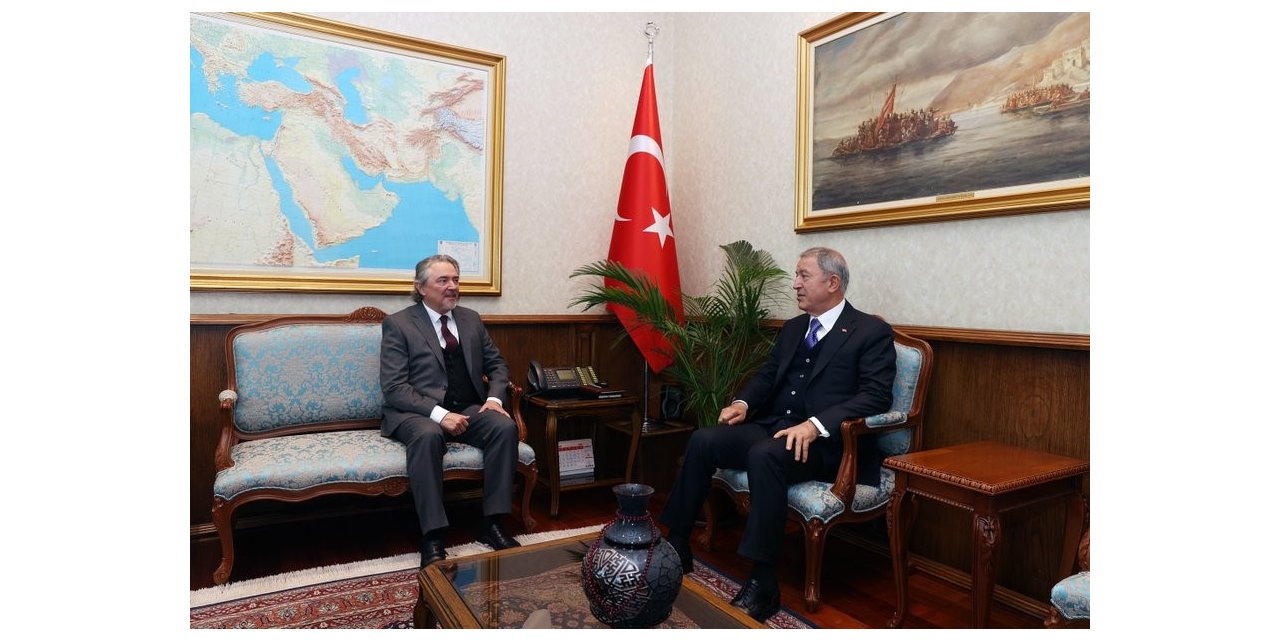 Bakan Akar, yeni görevine atanan Büyükelçi Öztürk’ü kabul etti