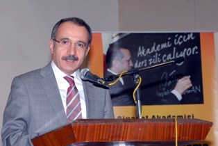 Ömer Dinçer Siyaset Akademisi'nde