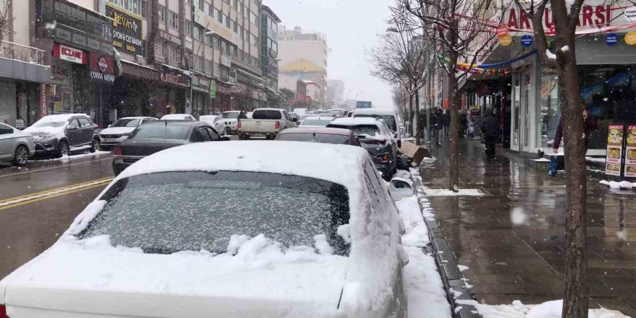 Erzurum’da Mart kar’ı etkili oluyor