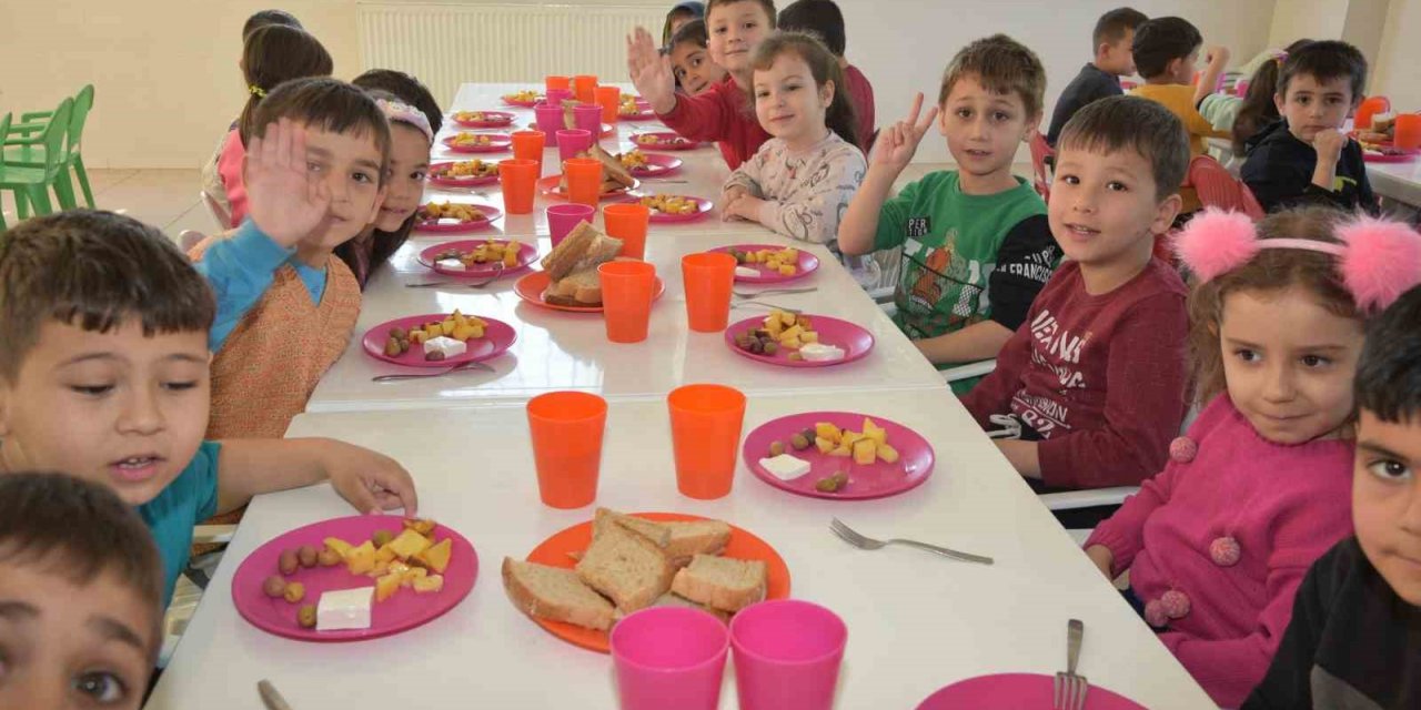 Okul öncesinde ücretsiz yemek uygulaması veli ve öğrencileri memnun etti