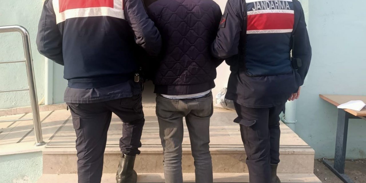 Jandarma aranan 5 şahsı yakaladı