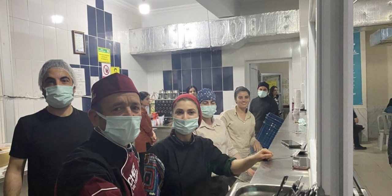 Uludere kaymakamı öğretmen ve öğrencilerle iftarda buluştu