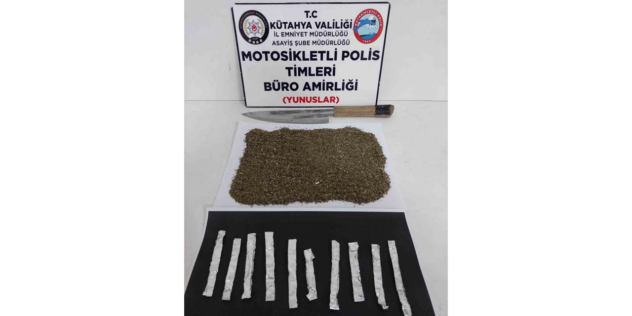 Kütahya’da aranan şahsın bulunduğu araçta uyuşturucu ele geçirildi