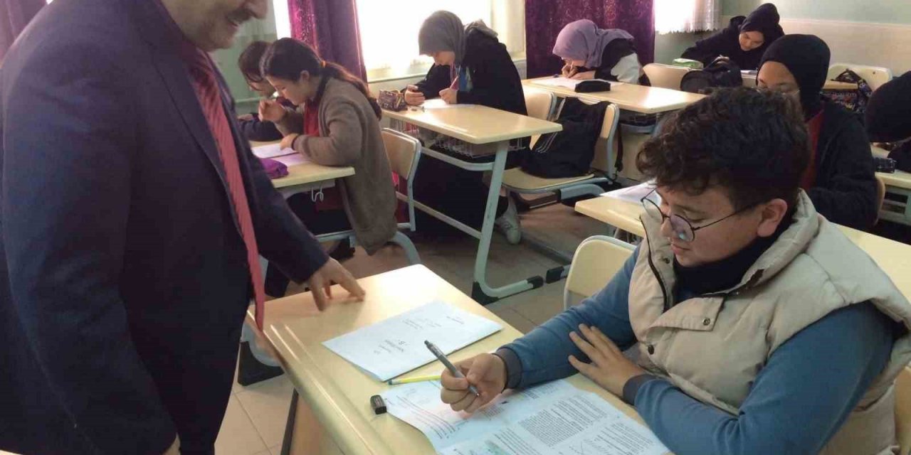 Bolvadin’de LGS deneme sınavı yapıldı