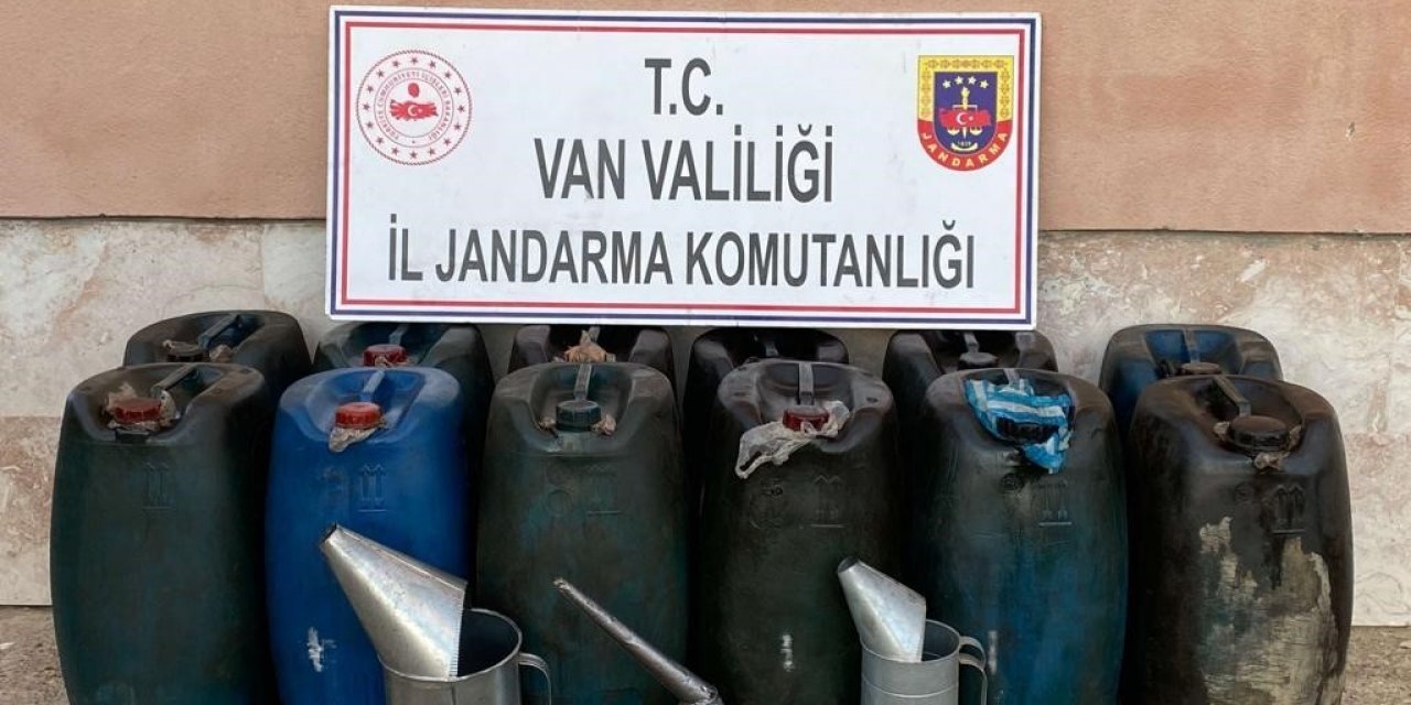 Başkale’de 800 litre kaçak akaryakıt ele geçirildi